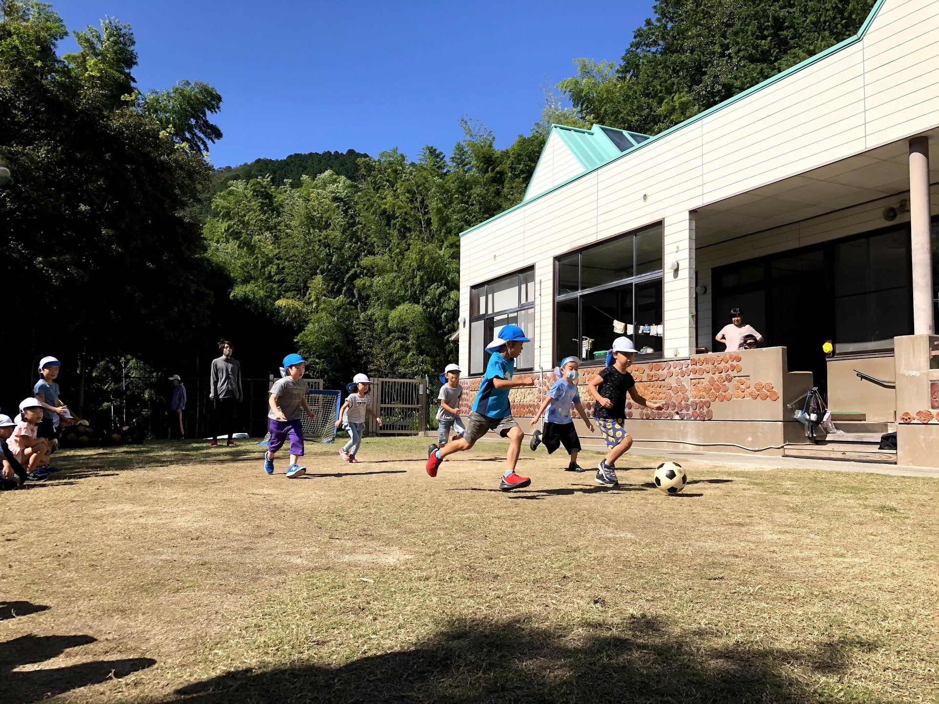 秋晴れの中 久しぶりのサッカー教室 みんな頑張りました